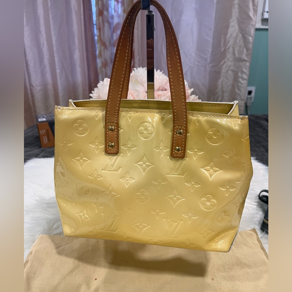 Louis Vuitton Authentic  Reade PM Vernis Leather tote